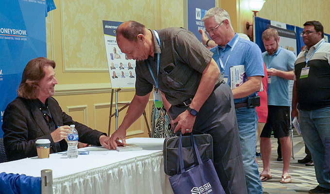 Ditch the Monitor&mdash;Meet Top Money Experts LIVE Image